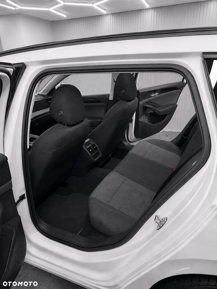 Volkswagen Passat - 8