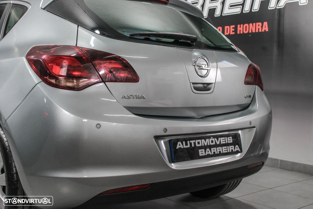 Opel Astra 1.7 CDTi Cosmo - 31