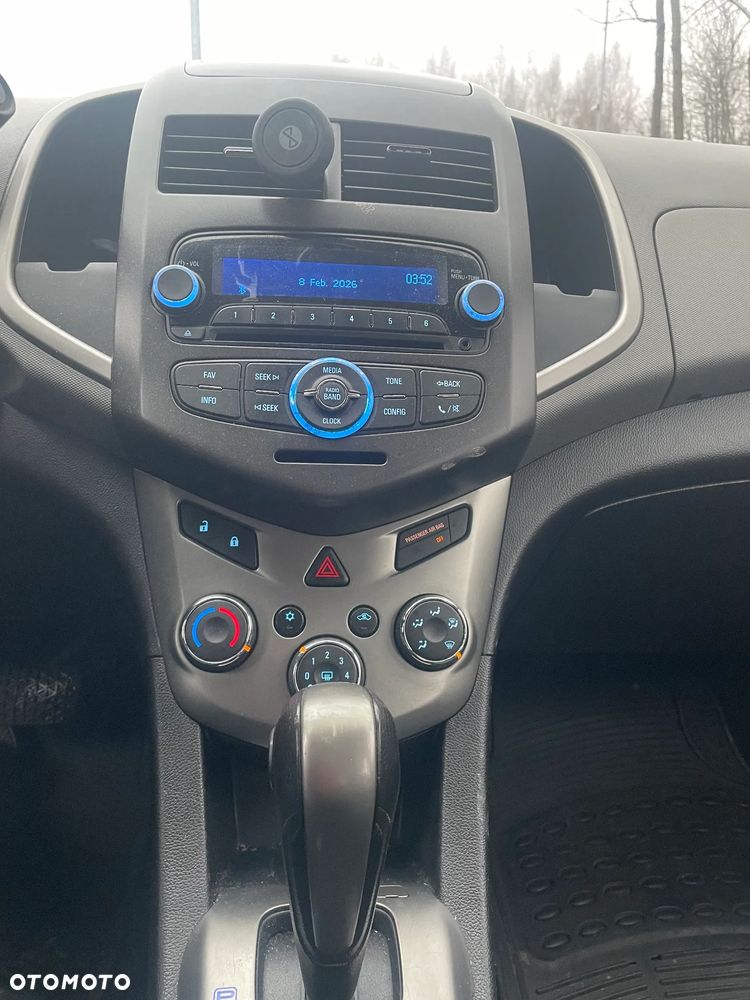 Chevrolet Aveo - 4