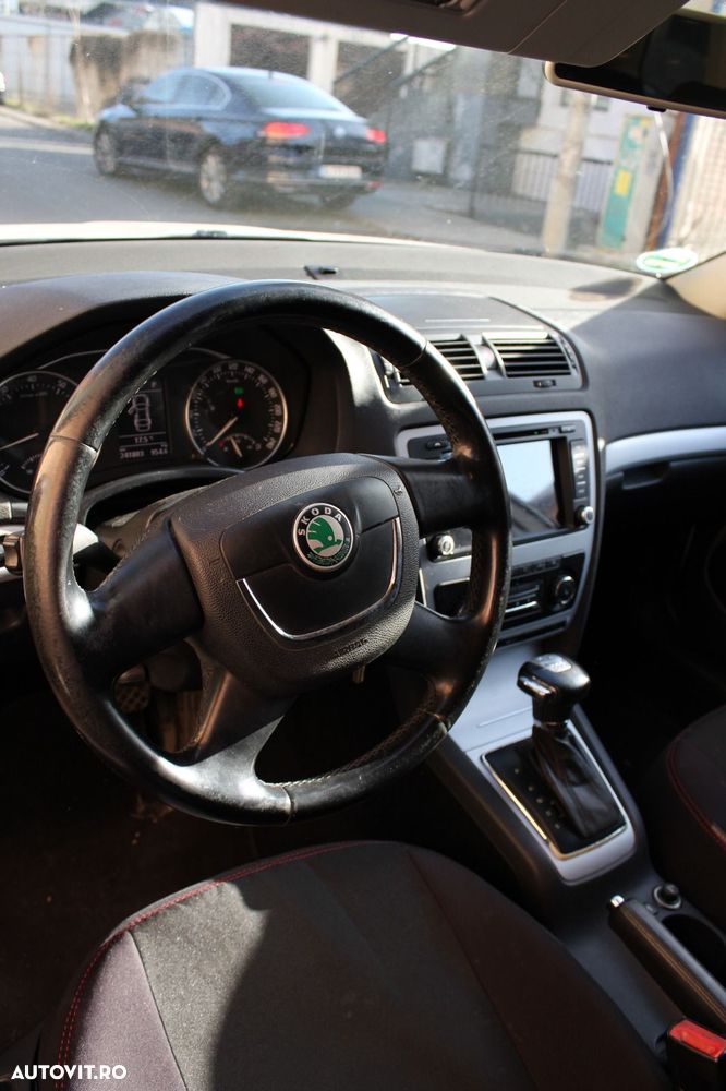 Skoda Octavia 1.8 Elegance TSI DSG - 12