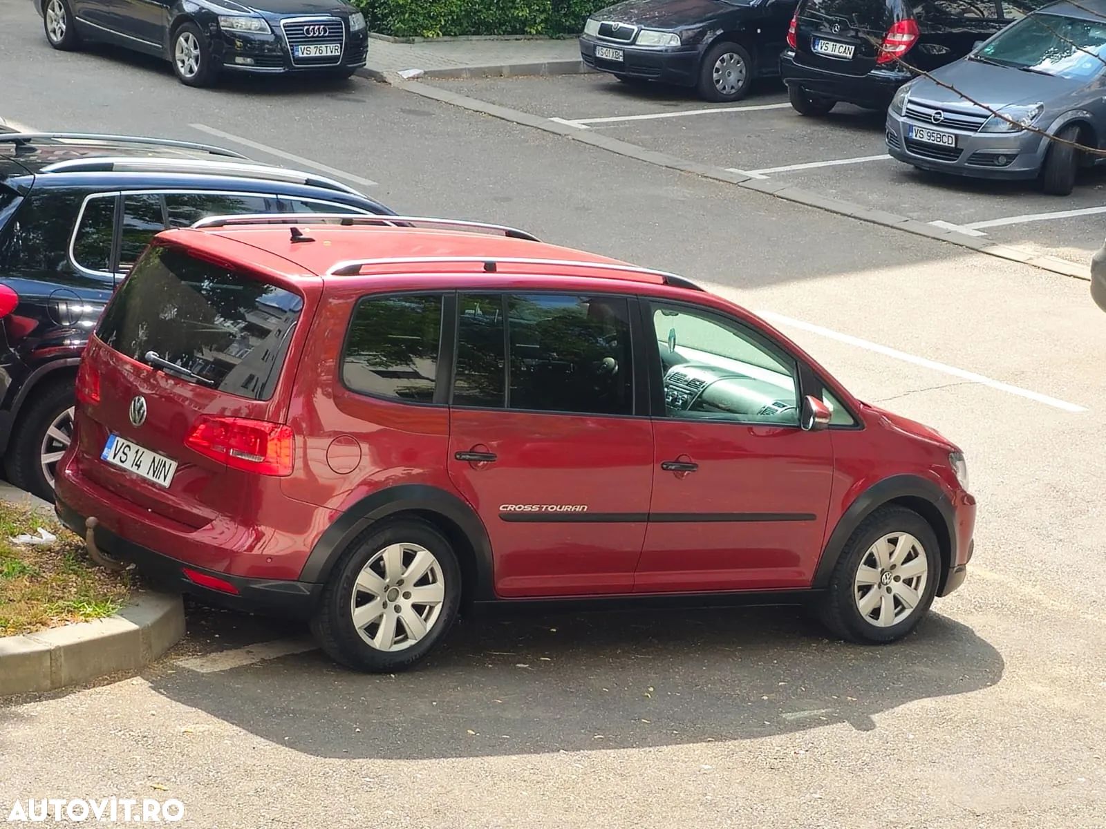 Volkswagen Touran 2.0 TDI DSG Highline - 1
