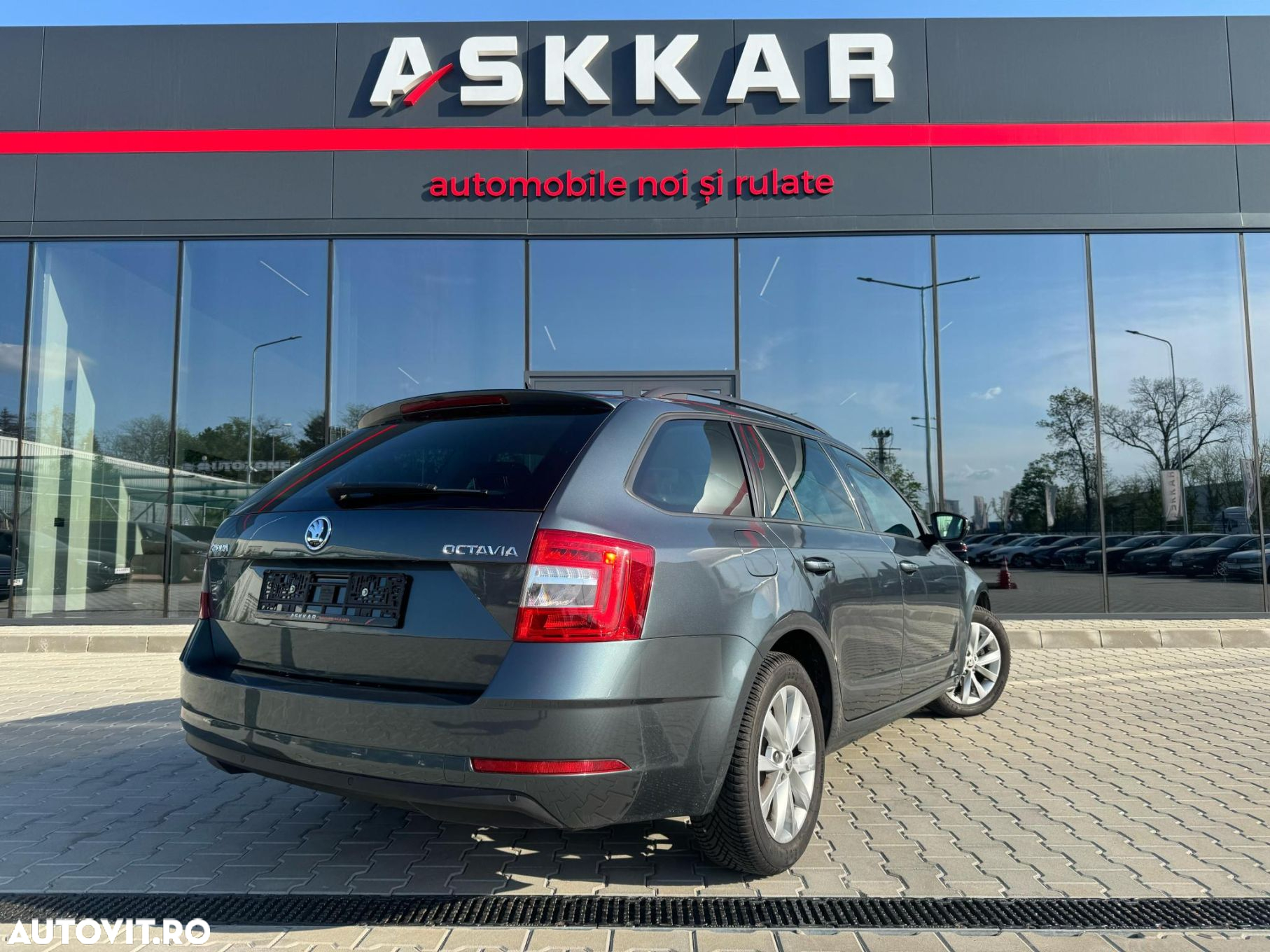 Skoda Octavia Combi Diesel 1.6 TDI Ambition - 5