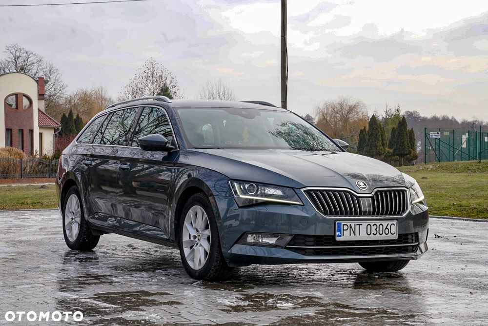 Skoda Superb 2.0 TDI SCR Style DSG - 2