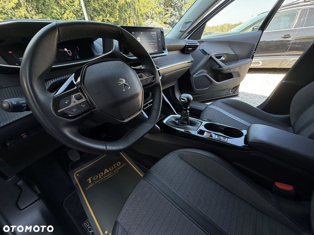 Peugeot 2008 1.2 PureTech Allure Pack S&S - 20