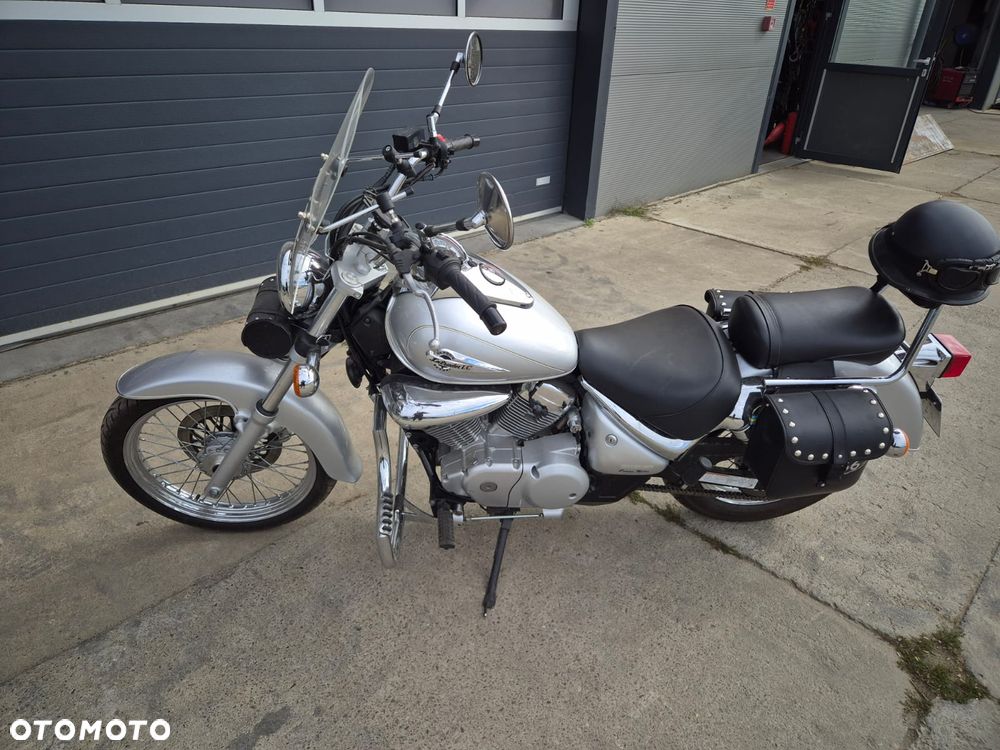 Suzuki Intruder - 4