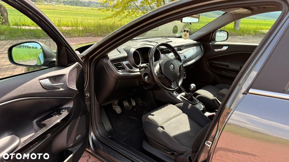 Alfa Romeo Giulietta - 8