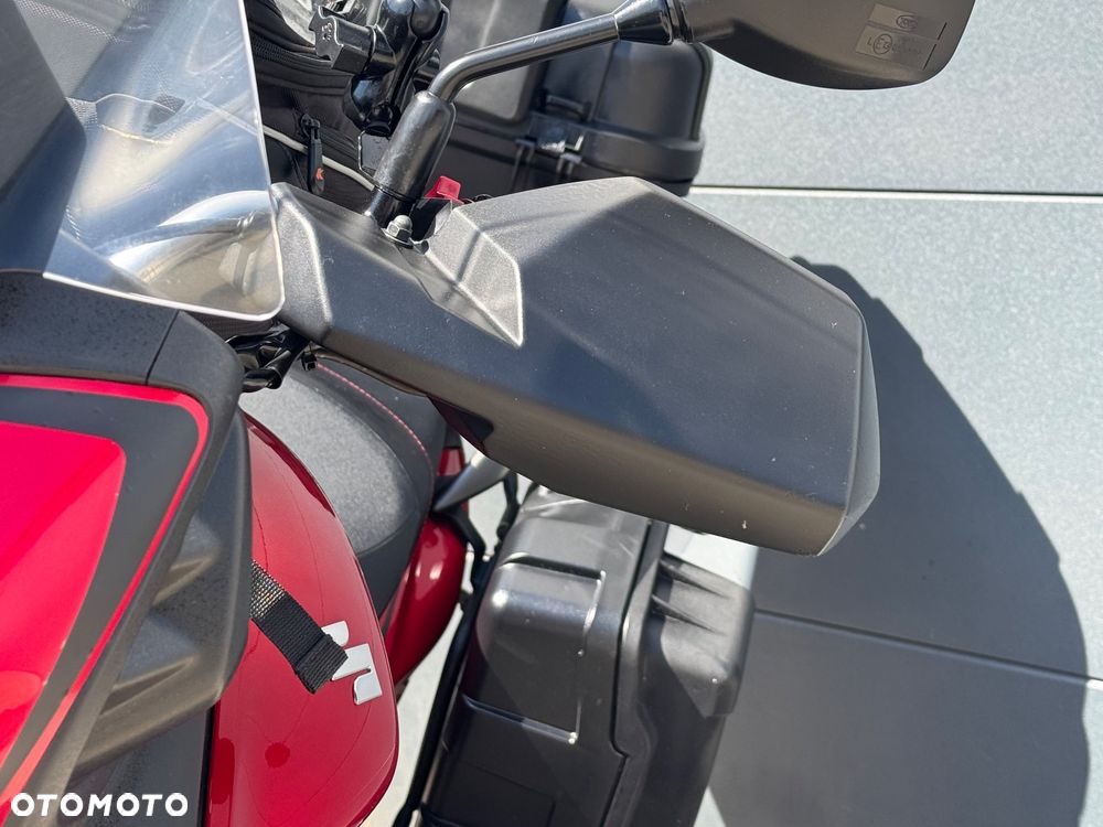 Suzuki V-STROM - 10