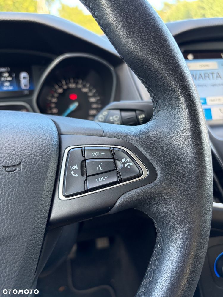Ford Focus 1.0 EcoBoost STart-Stopp-System TITANIUM - 12