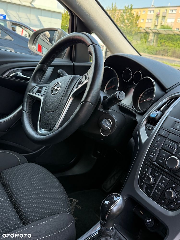 Opel Astra 2.0 CDTI Cosmo - 11