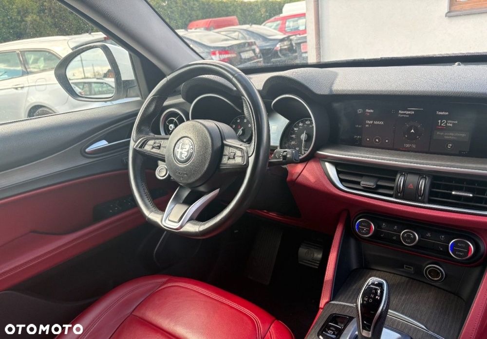 Alfa Romeo Stelvio - 12