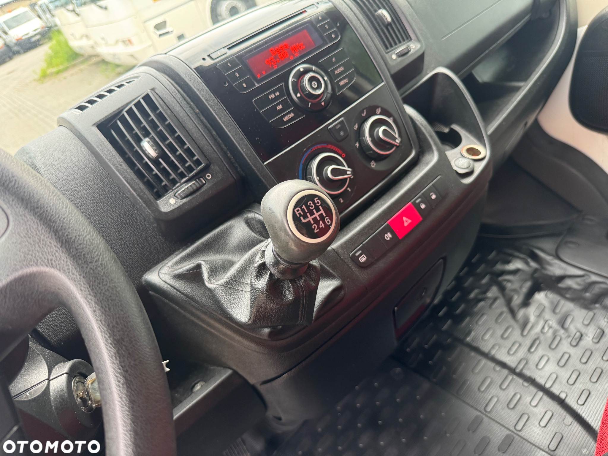 Fiat Ducato 2013 r. Klima Webasto 10 Osobowy Autobus - 19