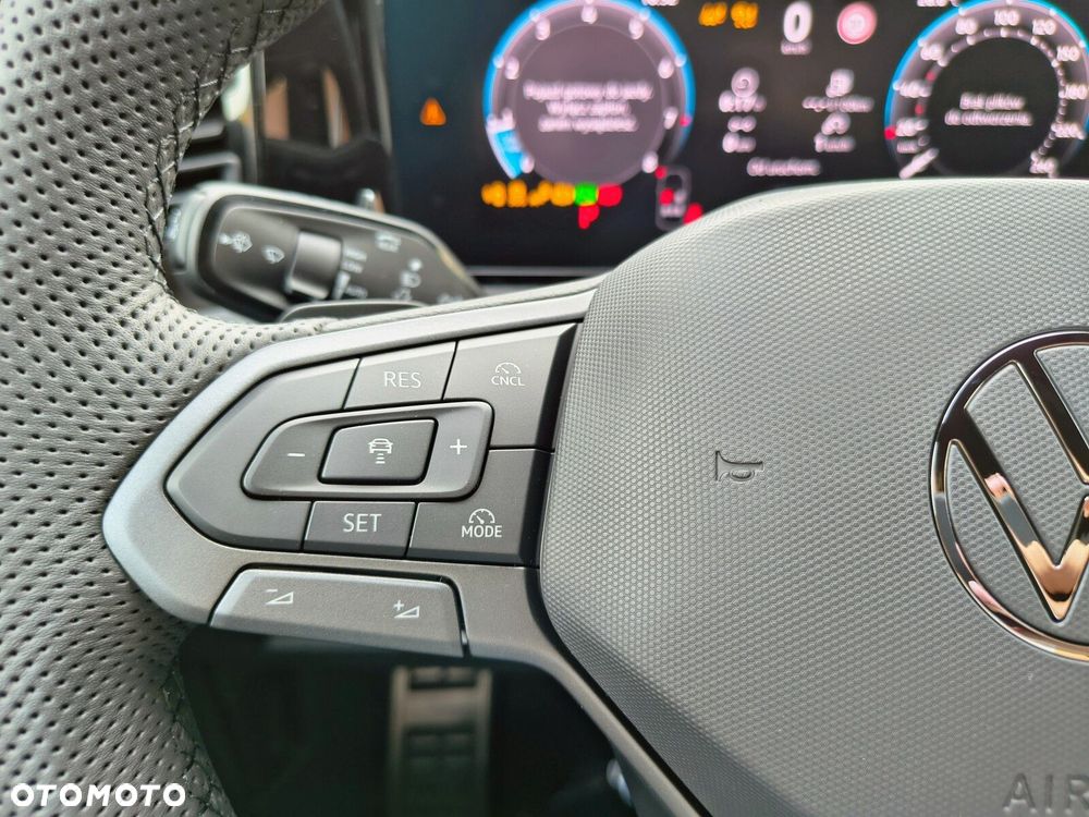 Volkswagen Tiguan - 26