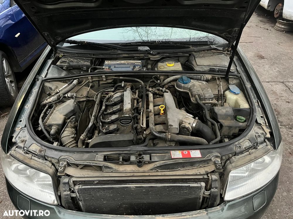 Dezmembrez Audi A4 B6 verde benzina 2001 berlina - 2