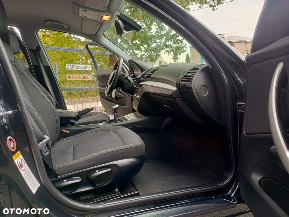 BMW Seria 1 118i - 32