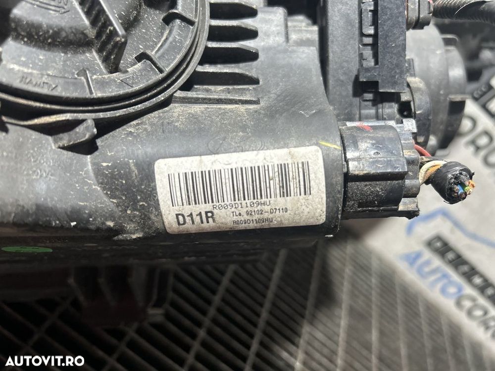 Far Dreapta Hyundai Tucson III 2015 - 2018 SUV 4 Usi (1293) Cu lupă - 4