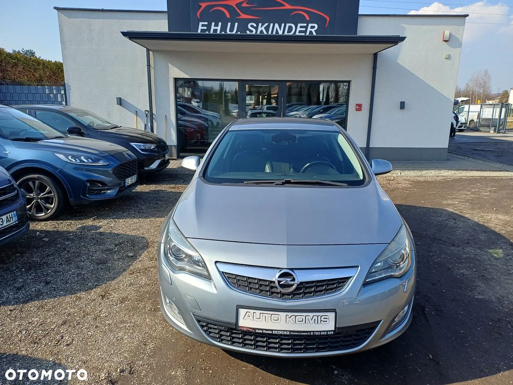 Opel Astra 1.4 Turbo Cosmo - 2