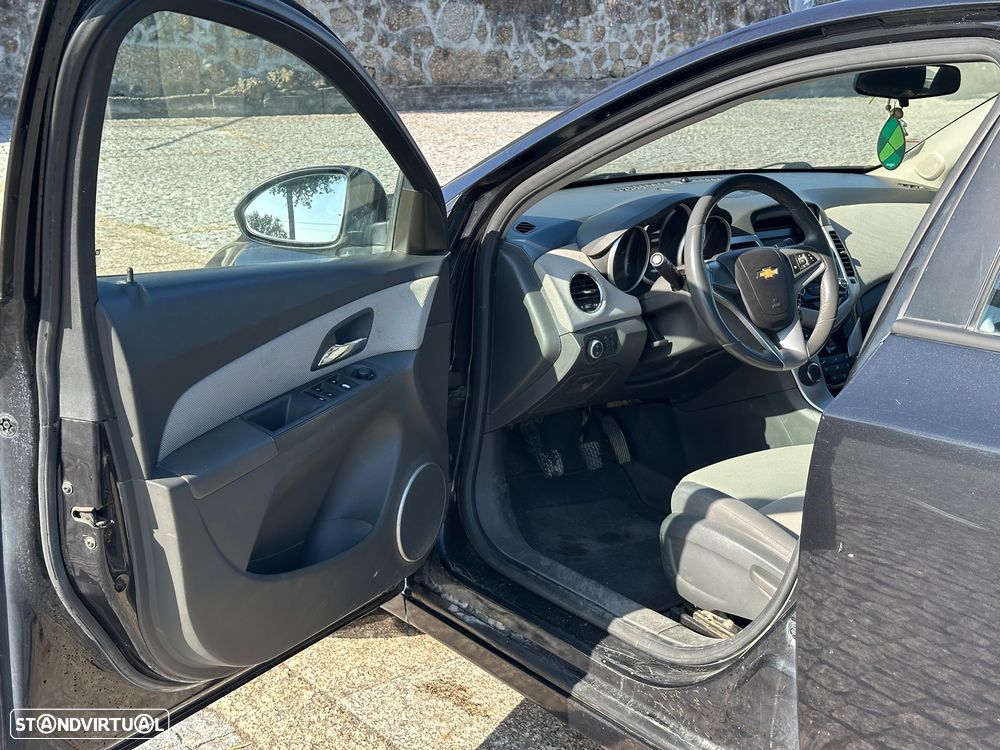 Chevrolet Cruze 1.6 LS - 16