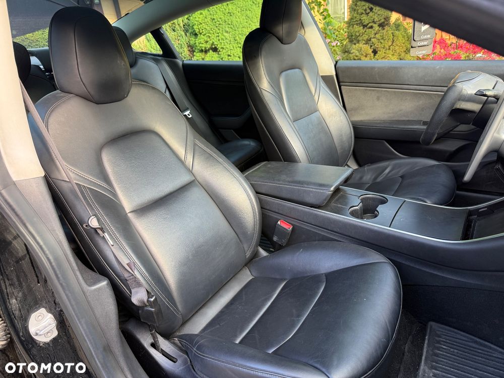 Tesla Model 3 - 11