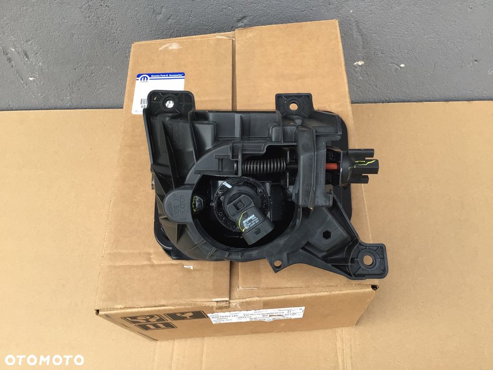 Halogen Lewy Dodge Ram - 2