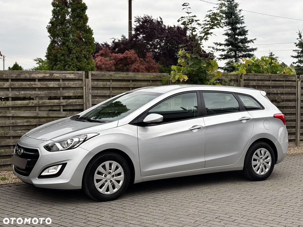 Hyundai i30 blue 1.6 CRDi Classic Navigation - 3