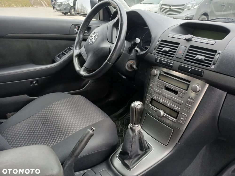 Toyota Avensis 1.8 VVT-i Sol - 9