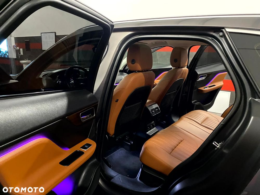 Jaguar F-Pace 2.0 i4D AWD Prestige - 19