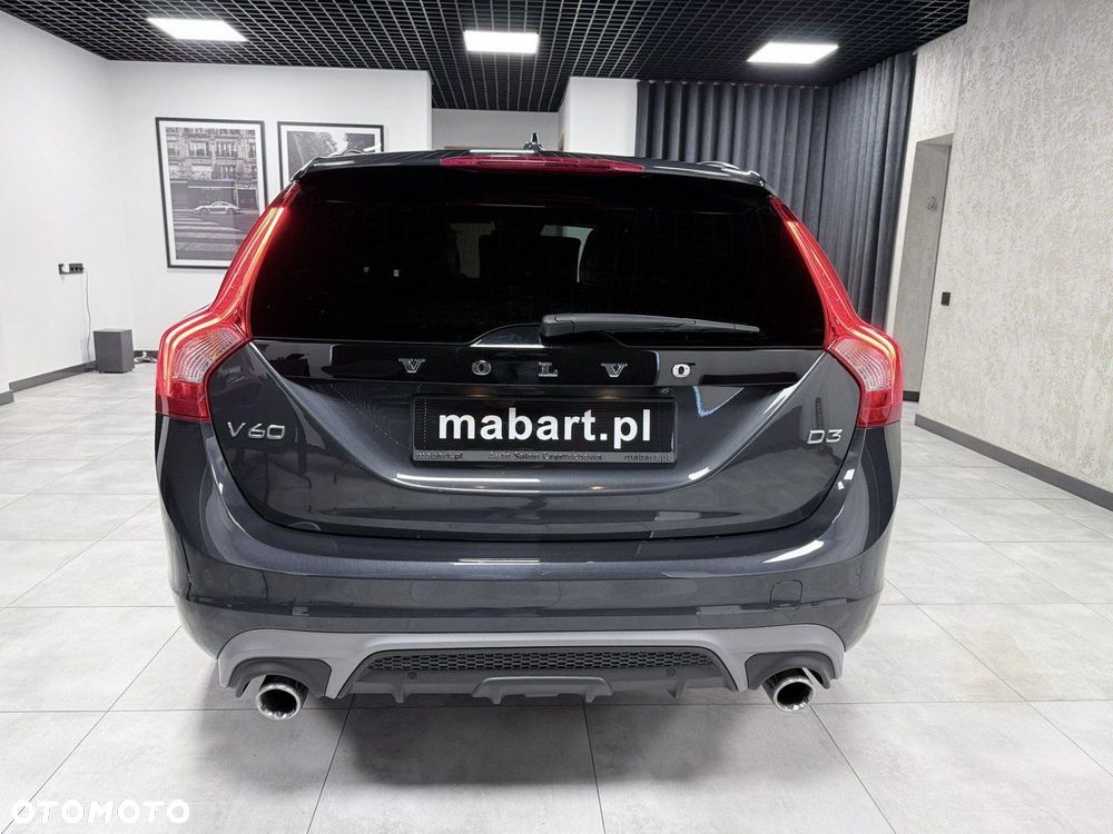 Volvo V60 D3 R-Design - 4