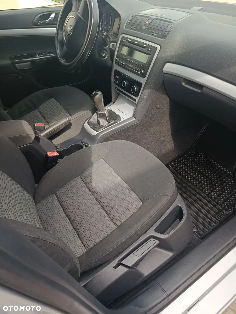 Skoda Octavia 1.6 Ambition - 7