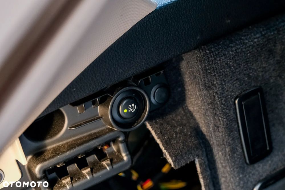 BMW Seria 3 318d Luxury Line - 36