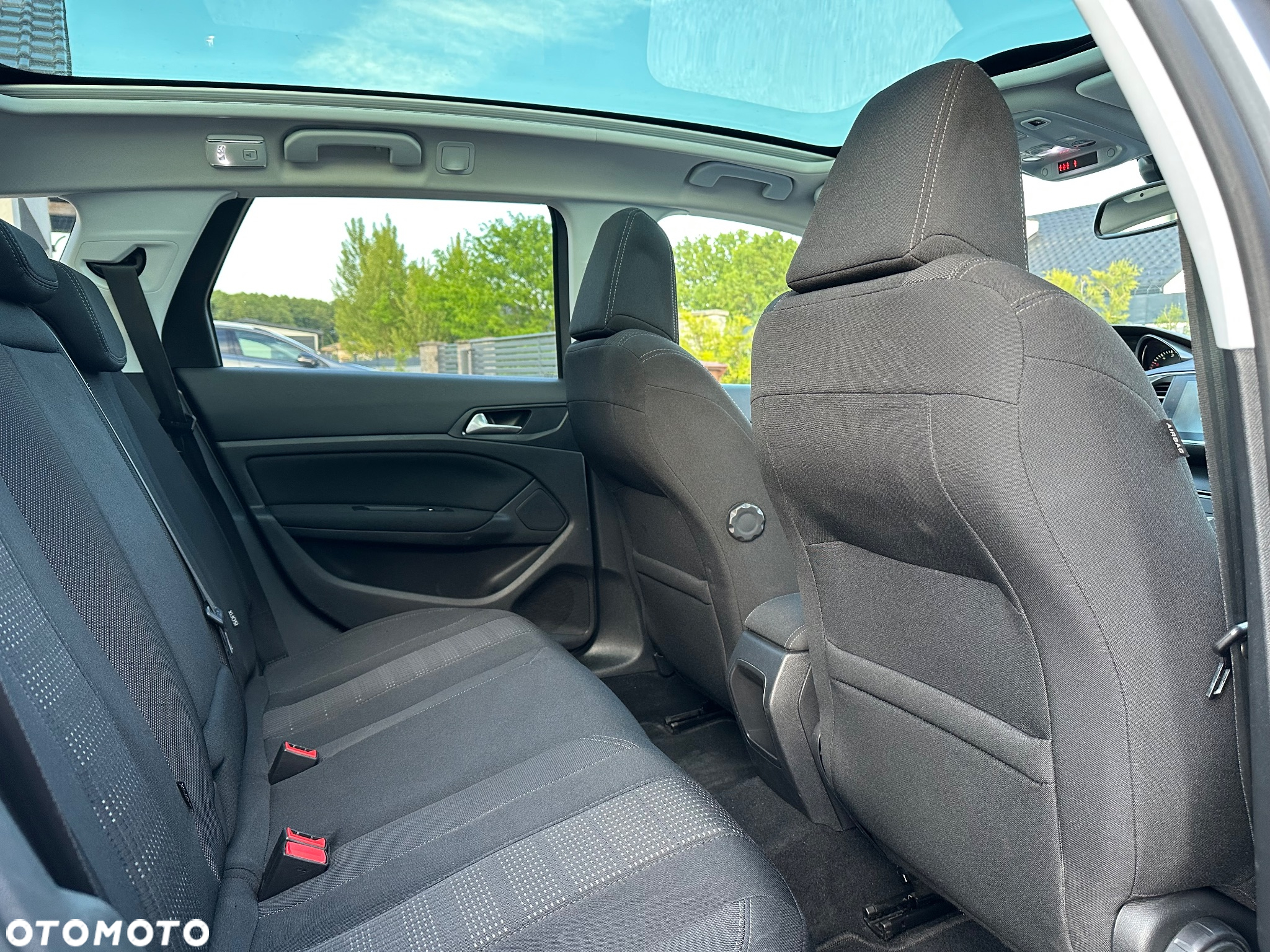 Peugeot 308 1.6 BlueHDi Allure S&S - 16