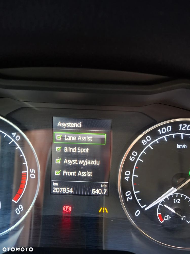 Skoda Superb 2.0 TDI 4x4 Style DSG - 12