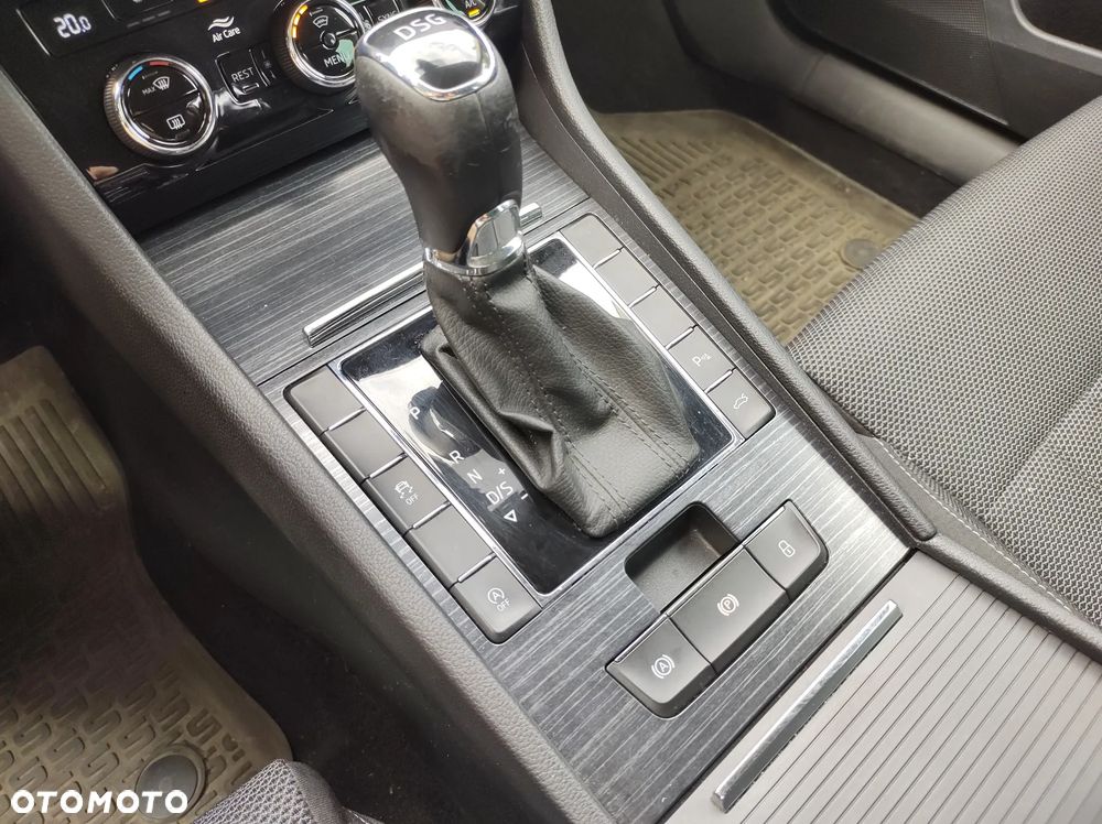 Skoda Superb 2.0 TDI Ambition DSG - 14
