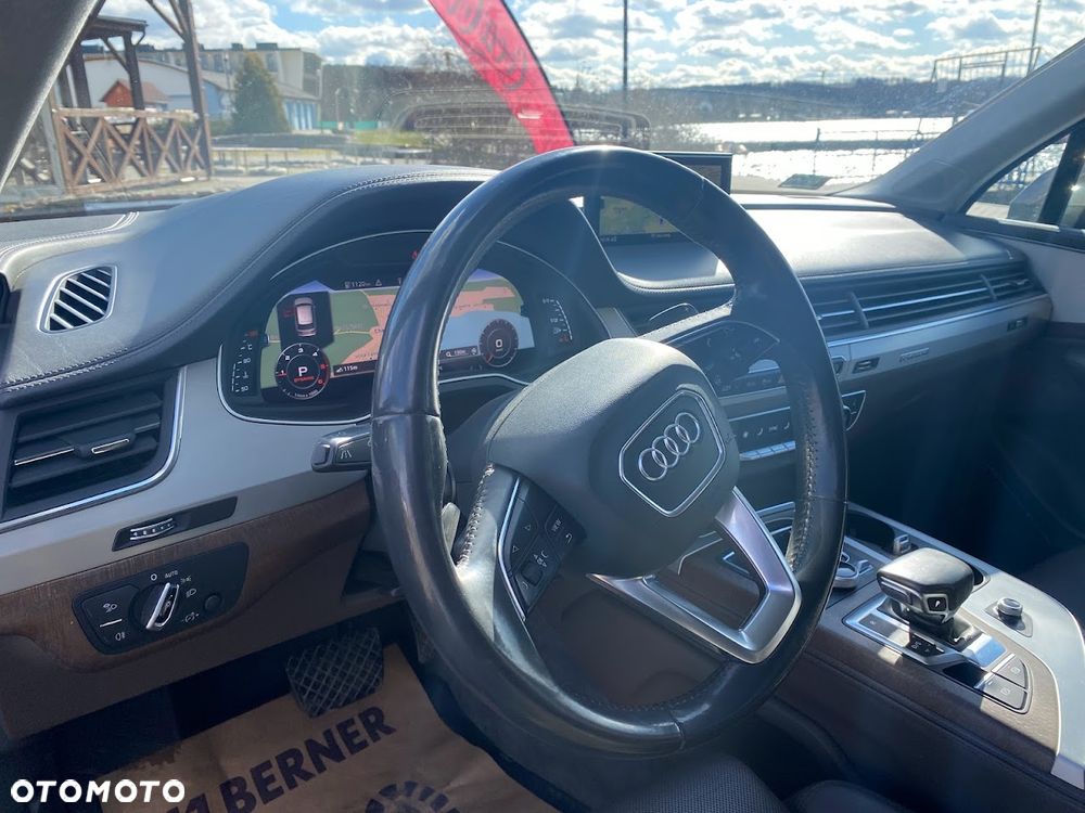Audi Q7 - 10