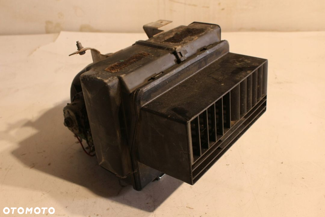 NAGRZEWNICA TYŁ VW TRANSPORTER T5 DOKA - 2