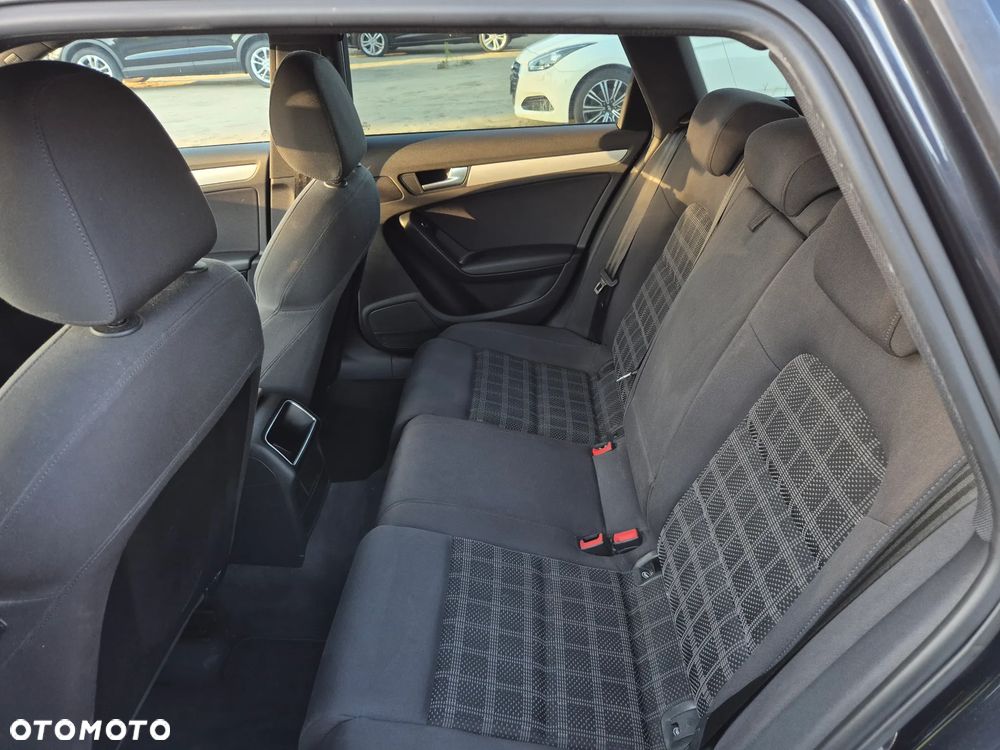 Audi A4 Avant - 33