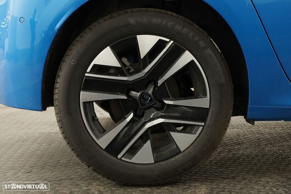 Peugeot 208 1.2 Hybrid Allure e-DCS6 — fotografia 5