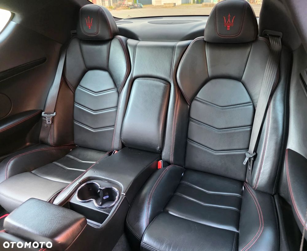 Maserati GranTurismo S Automat - 24