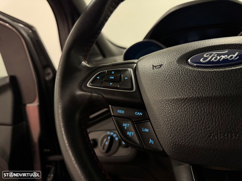 Ford Kuga 1.5 TDCi ST-Line Limited Edition - 42