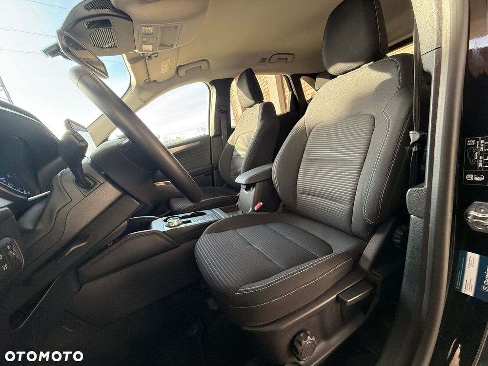 Ford Kuga - 10