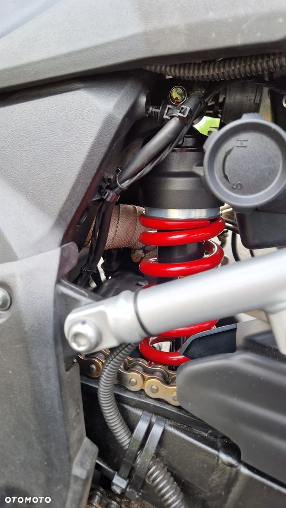 Suzuki DL - 7