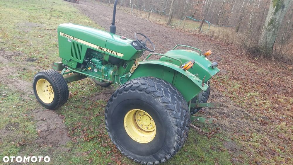 John Deere 1050 - 7