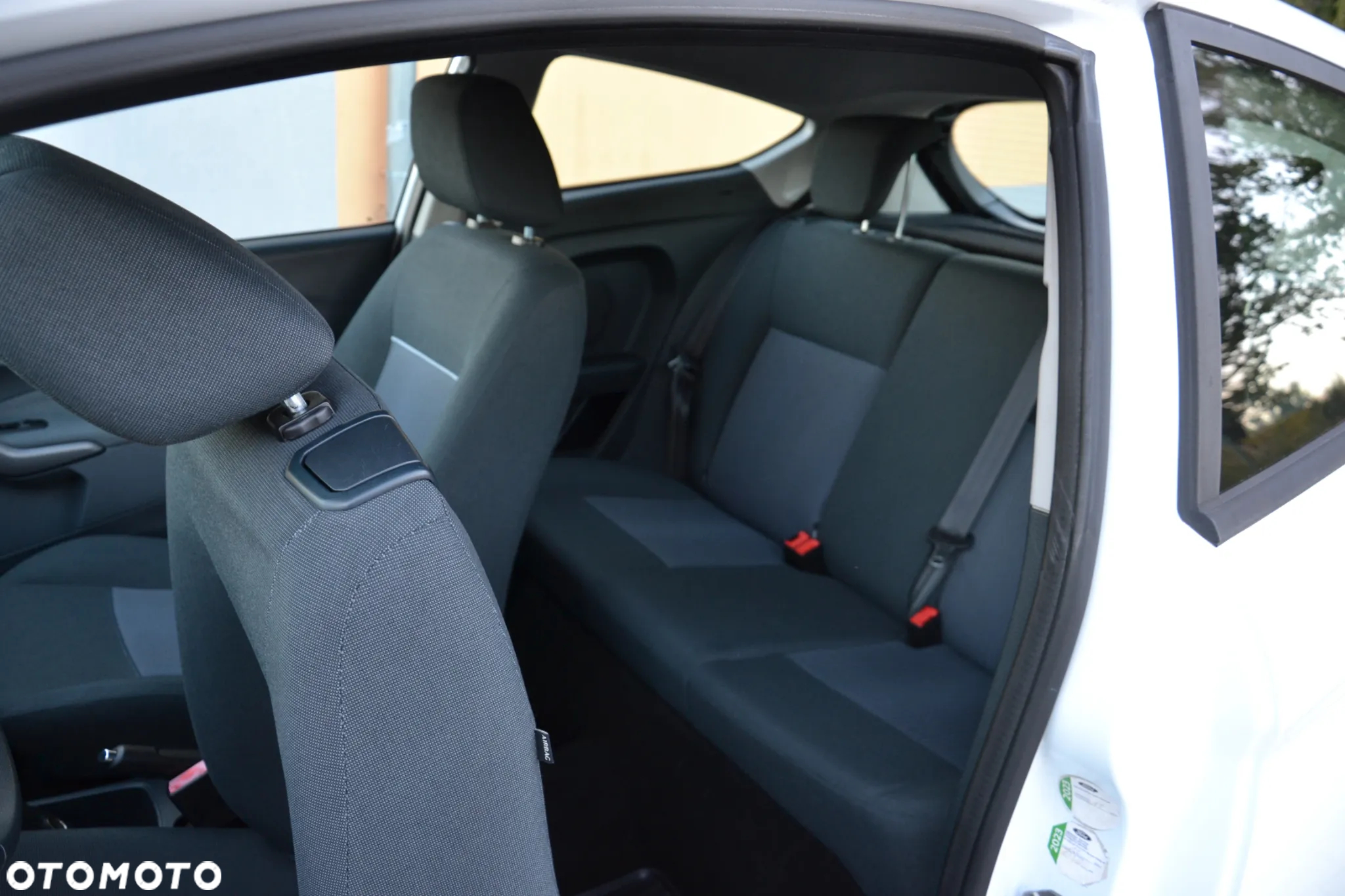 Ford Fiesta 1.6 TDCI Ambiente - 21
