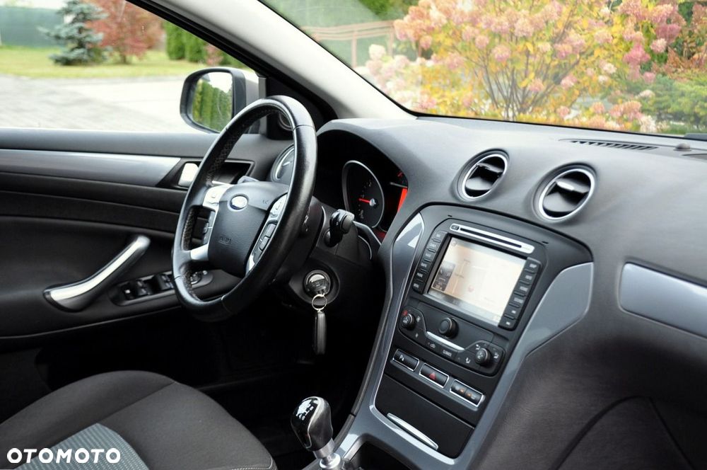Ford Mondeo - 18