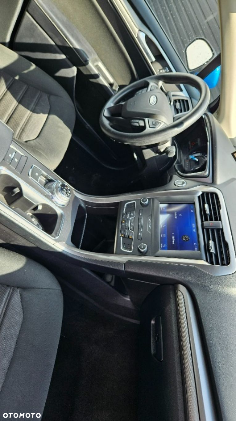 Ford Fusion - 34