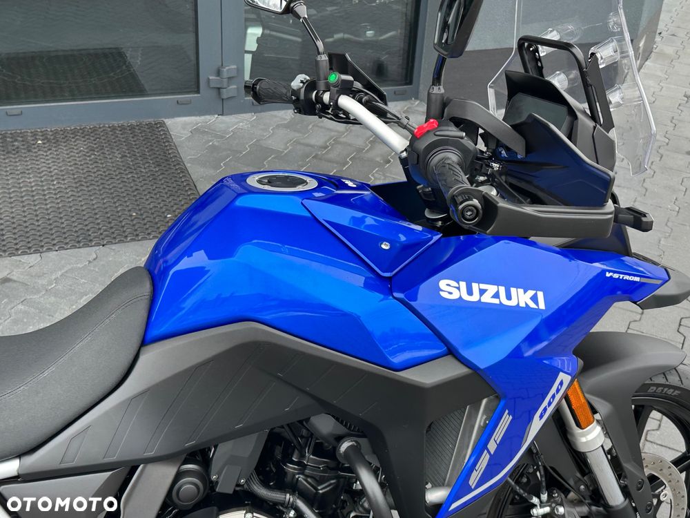 Suzuki V-STROM - 12