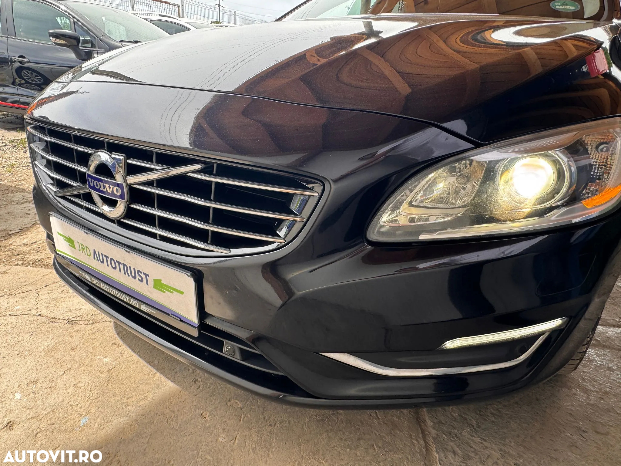 Volvo V60 D6 Plug-In-Hybrid AWD Geartronic Summum - 18