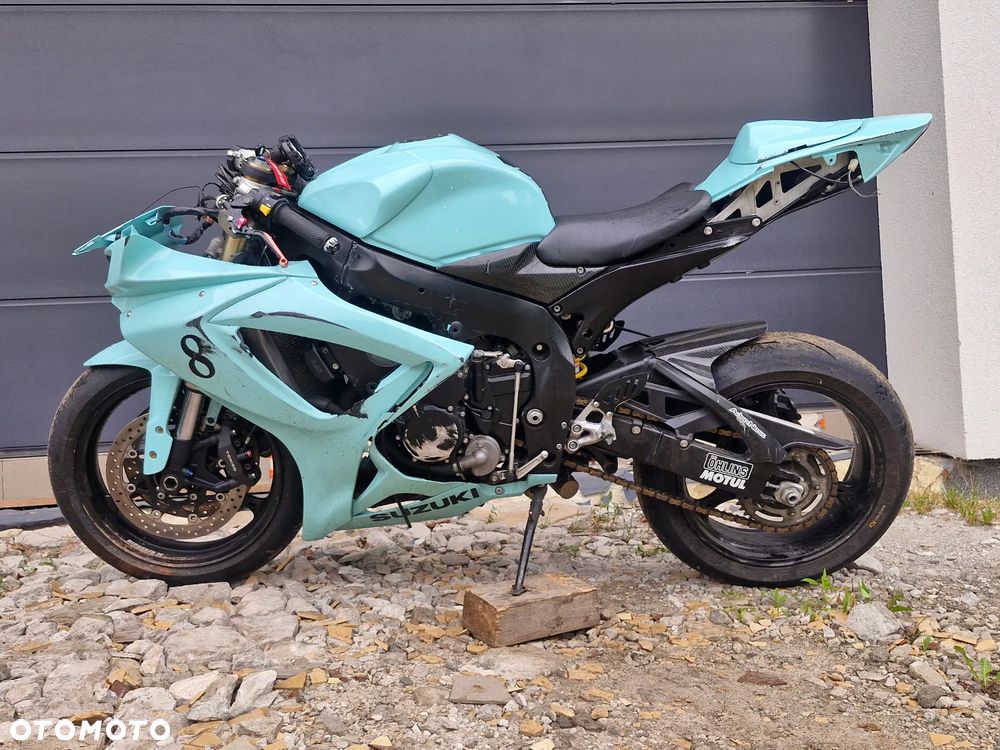 Suzuki GSX-R - 1