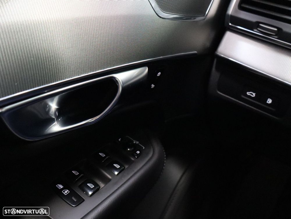 Volvo XC 90 2.0 T8 PHEV Core AWD - 20