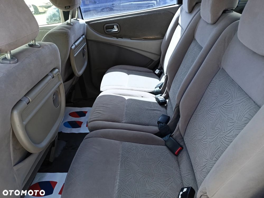 Nissan Almera - 14