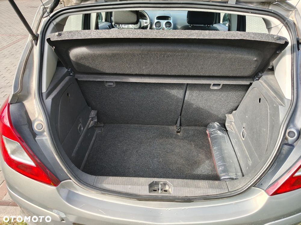 Opel Corsa 1.2 16V Essentia - 8
